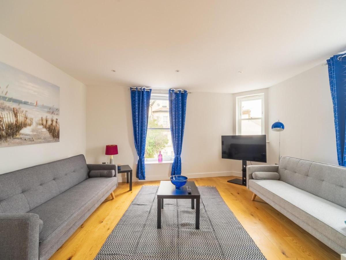 St Johns Road Perfect Location Watford (Hertfordshire)